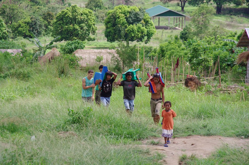 Donation_Aeta_Zambales_06_2011_058