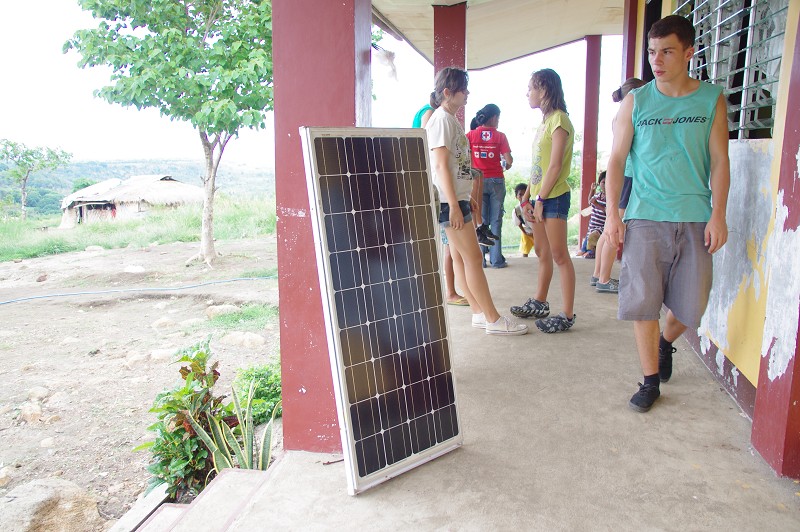 Donation_Aeta_Zambales_06_2011_062