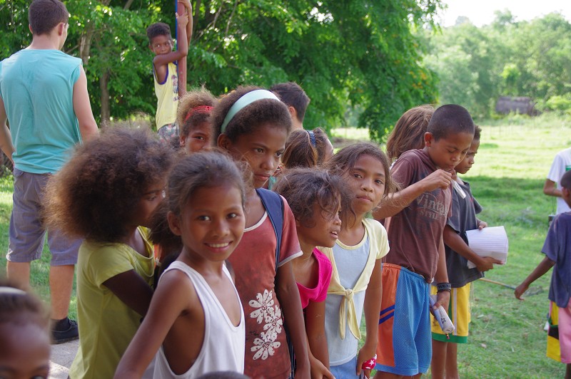 Donation_Aeta_Zambales_06_2011_093