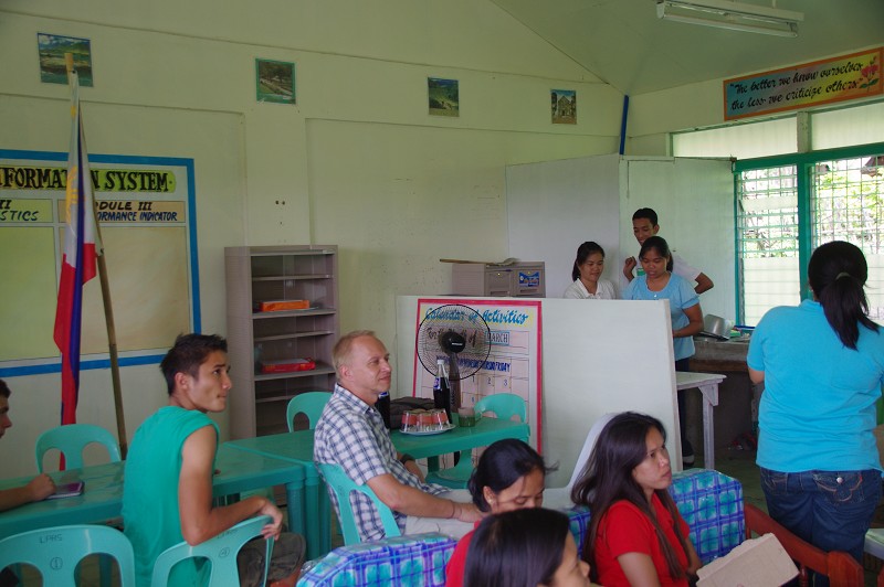 Donation_Aeta_Zambales_06_2011_108