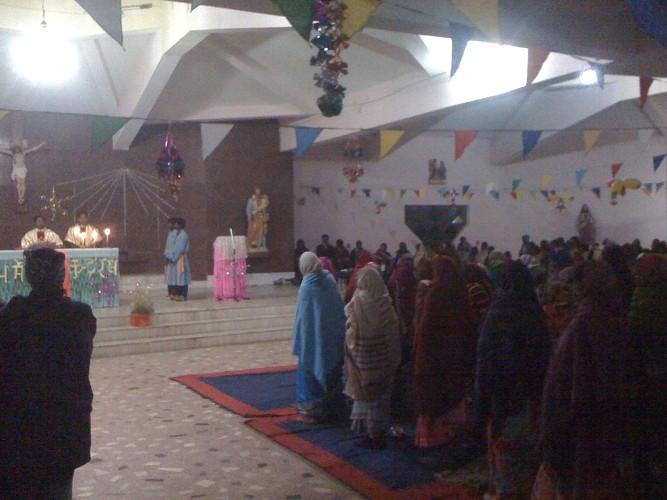 15_Midnight_mass_in_Kereng_Dec24_(iPhone-pics)_02