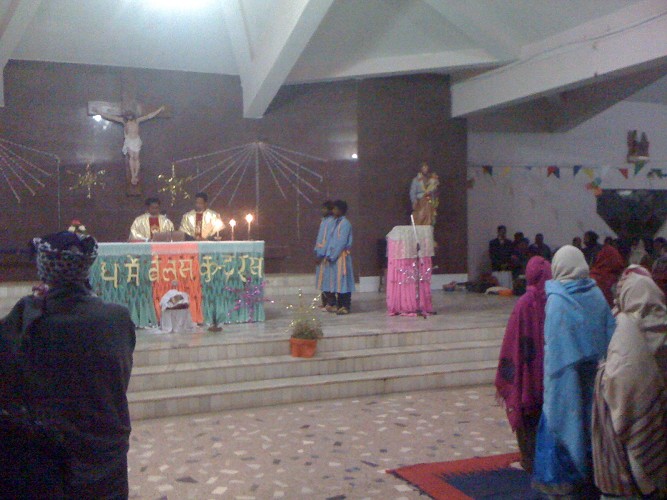 15_Midnight_mass_in_Kereng_Dec24_(iPhone-pics)_03