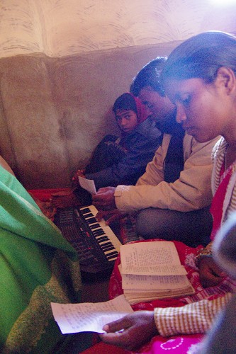 16_Morning_mass_in_Bishumpur_Dec25_09