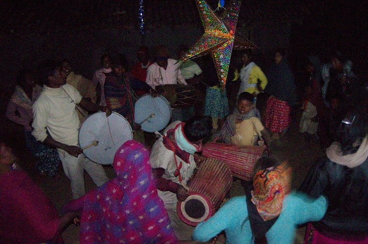 22_Party_after_many_cups_of_Shará'_(rice_beer)_Dec25_11