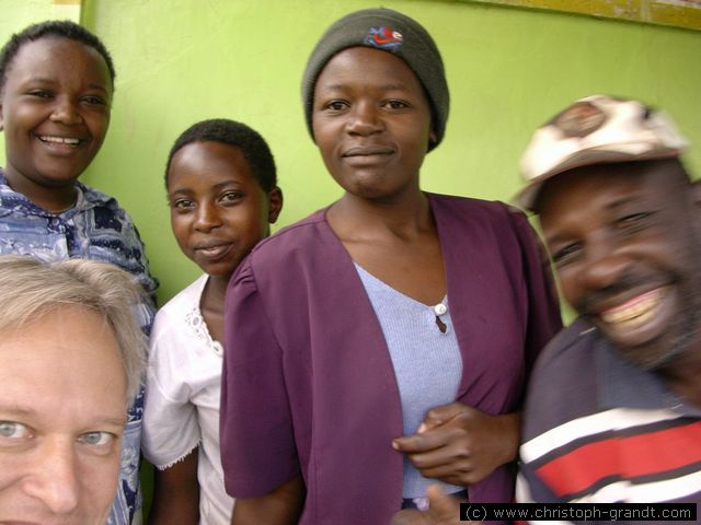 restaurant crew, Kimani