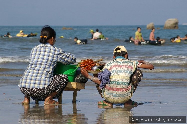 3_Chaungtha-Beach_31