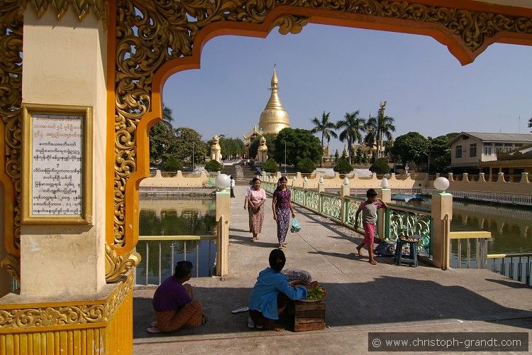 8_Shwedagon_(Yangon)_01