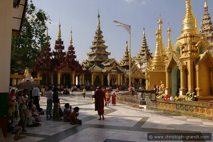 8_Shwedagon_(Yangon)_08