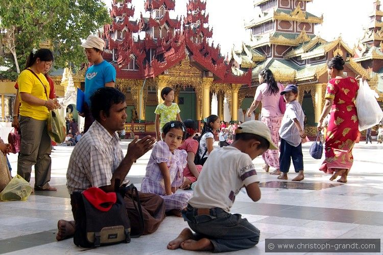 8_Shwedagon_(Yangon)_11